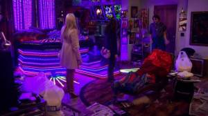 2-Broke-Girls-Oleg-apartment