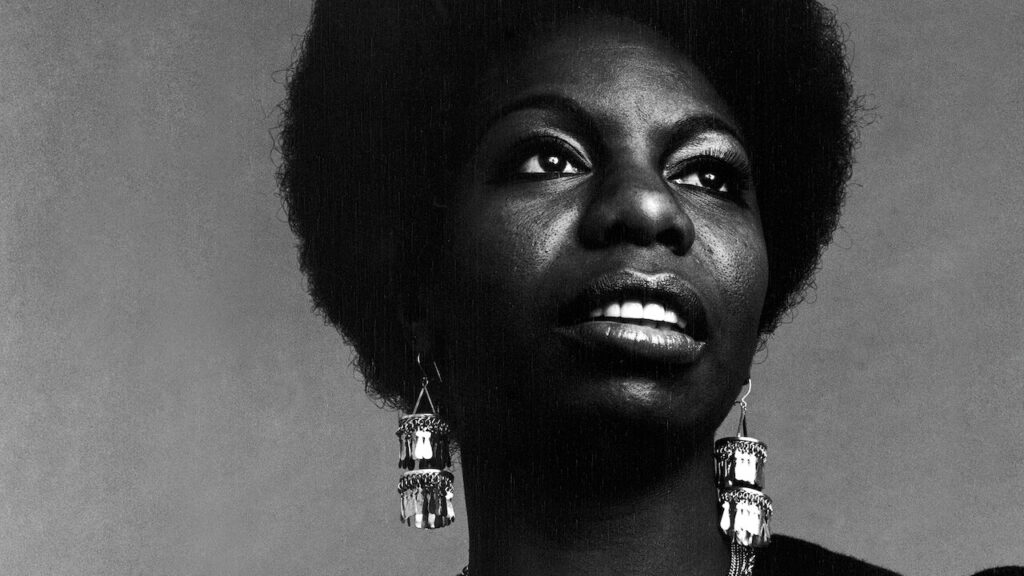 la locandina di What happened, Miss Simone?, uno dei migliori documentari presenti su Netflix 