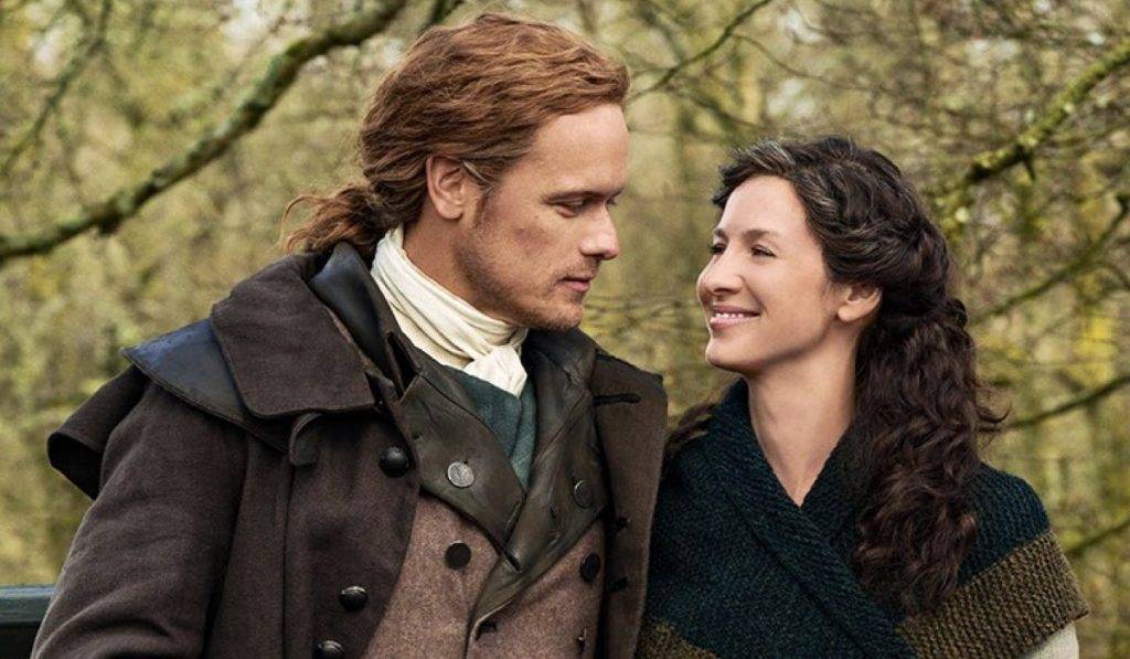 nell'immagine Caitríona Balfe e Sam Heughan in una scena di Outlander