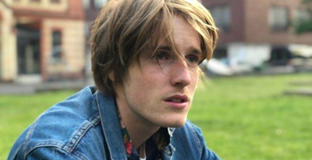 Dark: 7 curiosità su Louis Hofmann, il tenebroso Jonas