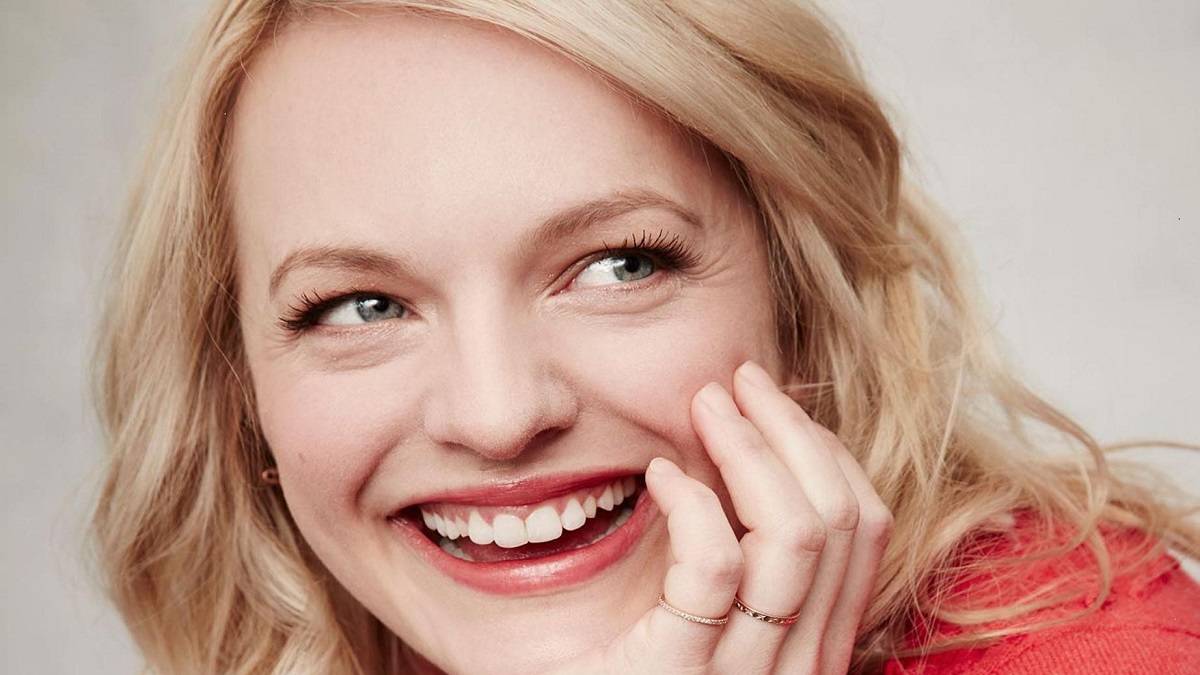 Elisabeth Moss Info