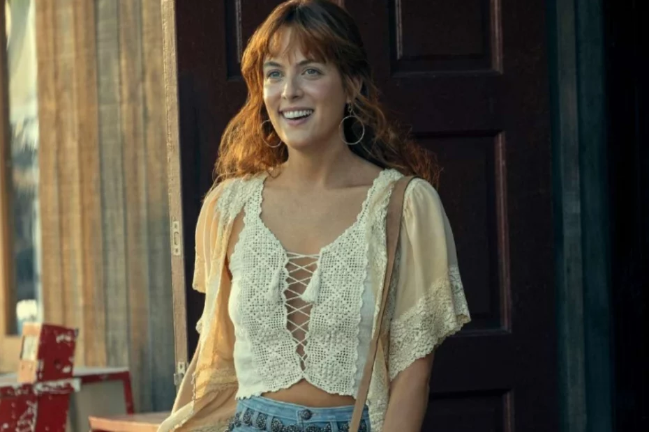 Daisy Jones and the Six' Ending Explained: The Female Cast and Crew Break  Down the Love Triangles