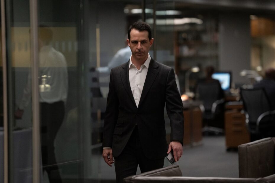 Succession 4x08 (640x360)