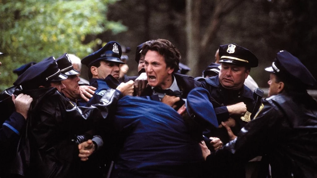 Sean Penn in un'iconica scena del film Mystic River