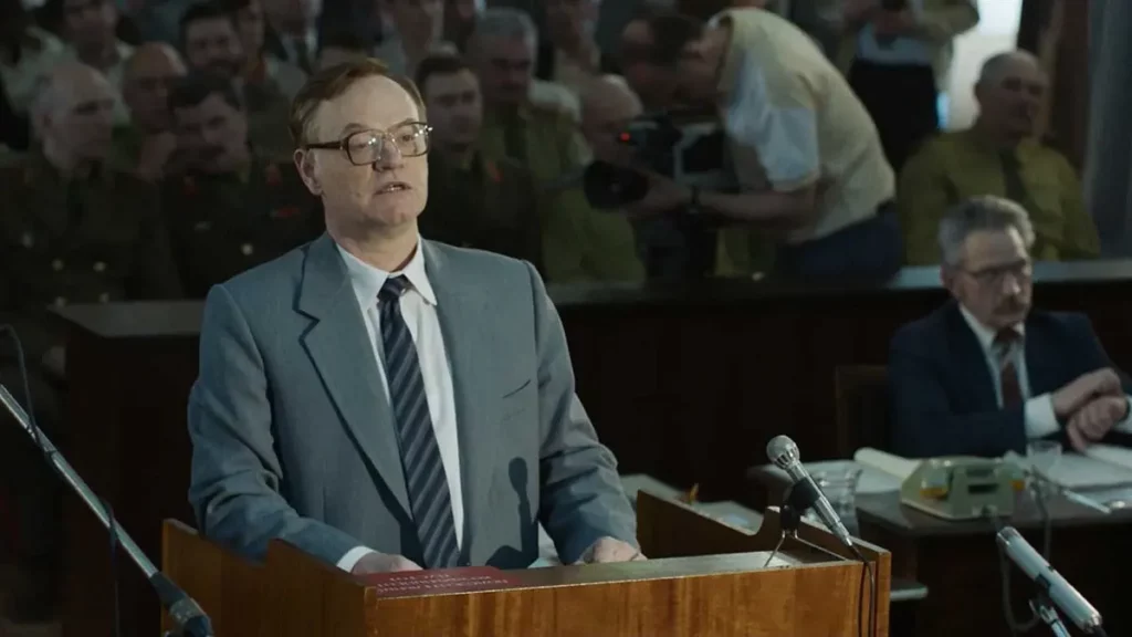 Jared Harris in una scena di Chernobyl, tra le migliori Serie Tv da vedere