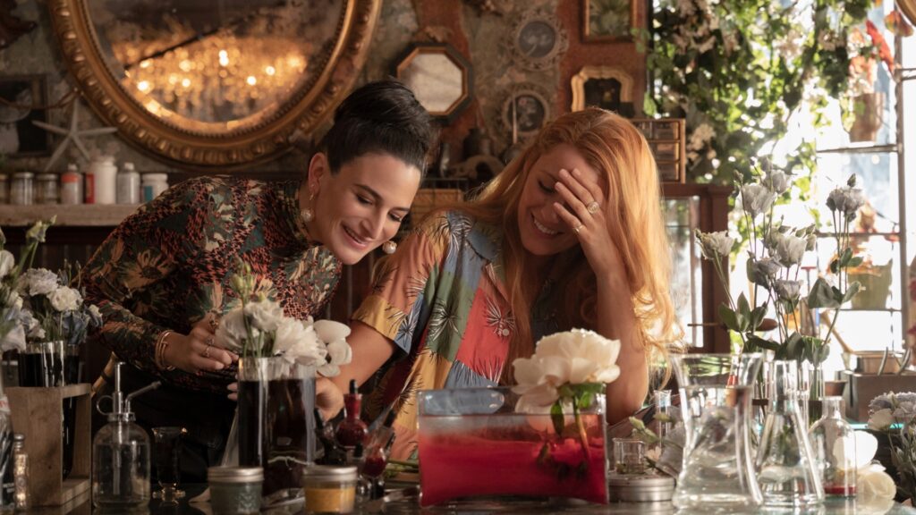 Jenny Slate e Blake Lively in It Ends With Us - Siamo noi a dire basta