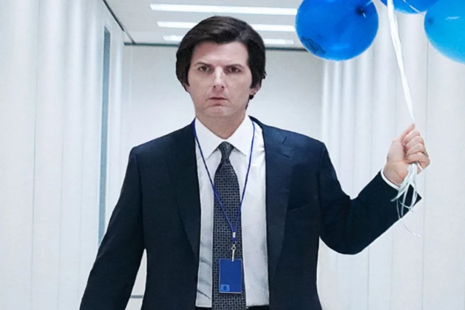 Adam Scott in una delle foto della seconda stagione di Scissione 2