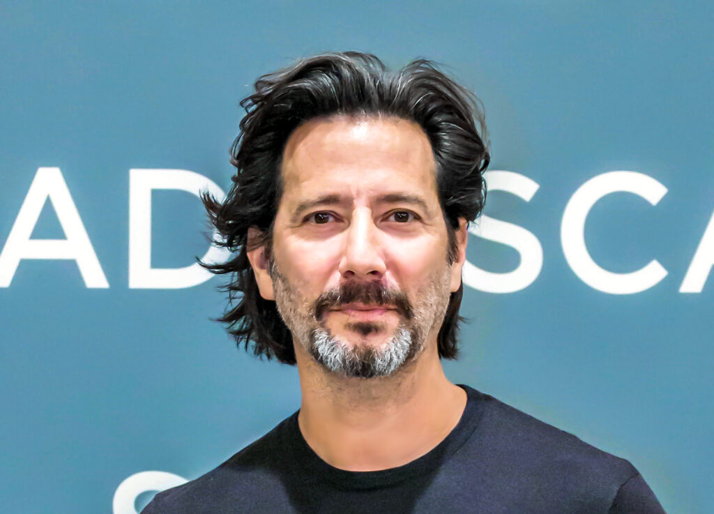 Henry Ian Cusick è Marcus Kane nella serie fantascientifica