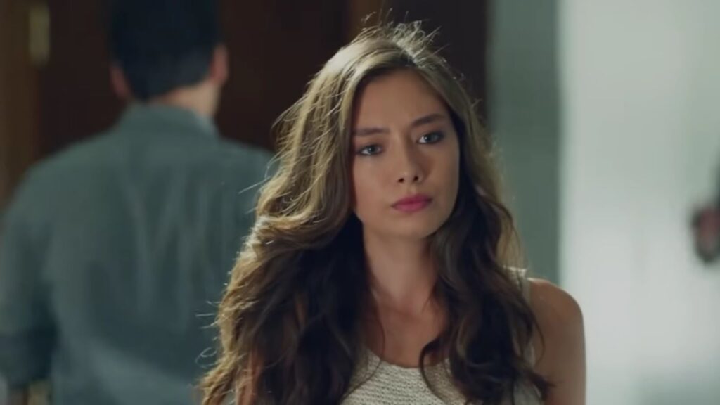 Neslihan Atagül in una scena di Endless Love