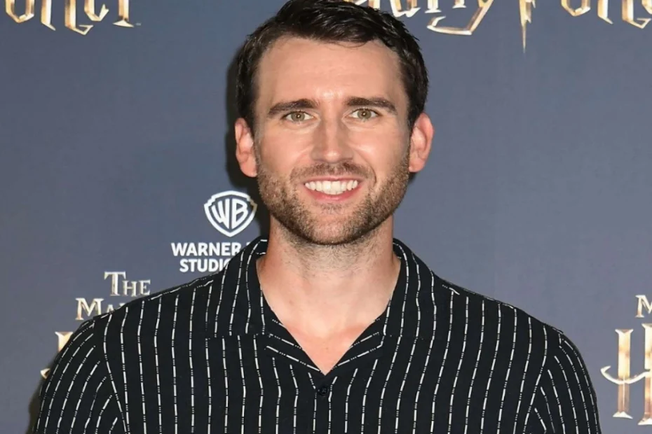 L'attore di Harry Potter, Matthew Lewis, sul red carpet di apertura del Warner Bros. Studio Tour Tokyo