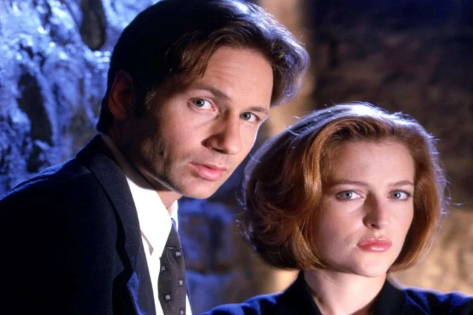 David Duchovny e Gillian Anderson in una scena di X-Files