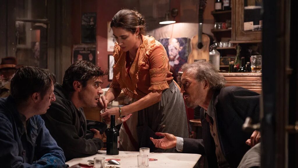 Luisa Ranieri, Riccardo Scamarcio, Bruno Gouery e Benjamin Lavernhe in una scena di Modì - Tre giorni sulle Ali della Follia