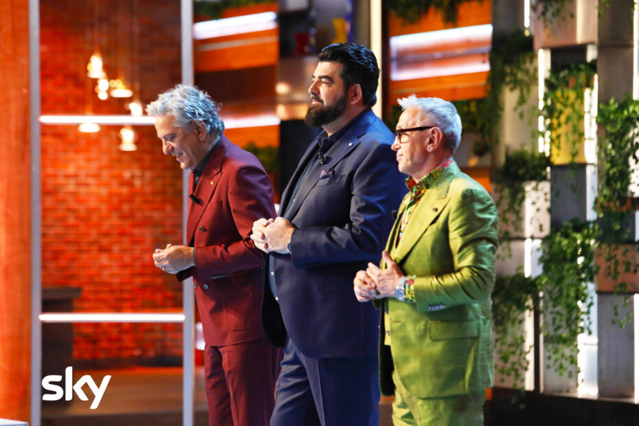 Antonino Cannavacciuolo, bruno barbieri e giorgio locatelli i giudici di MasterChef 14, immagini concesse da Sky Italia