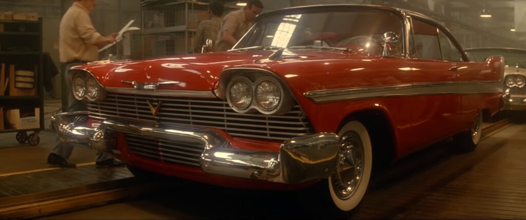 Un frame dalla creatura spaventosa del film Christine del 1983