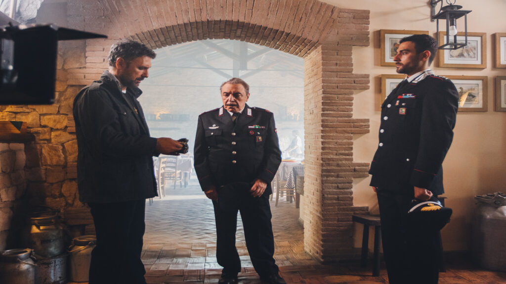 Don Massimo, il maresciallo Cecchini e Diego Martini in una scena di Don Matteo 14