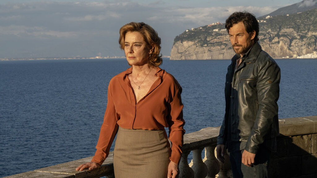 Monica Guerritore e Giacomo Gianniotti in una scena di Inganno, tra le peggiori Serie Tv italiane