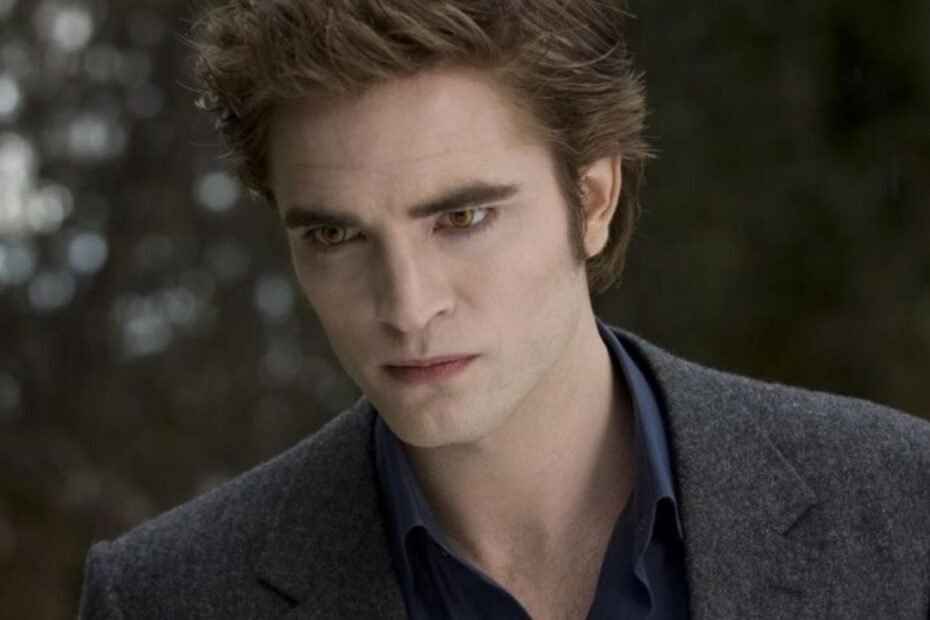 Robert Pattinson in una scena tratta dal film Twilight