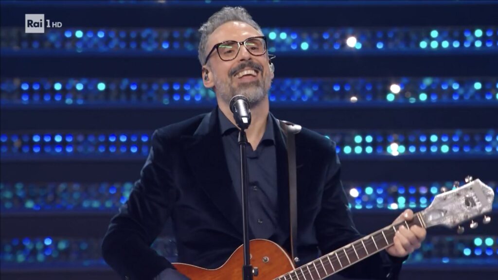 Brunori Sas nella terza puntata di Sanremo 2025