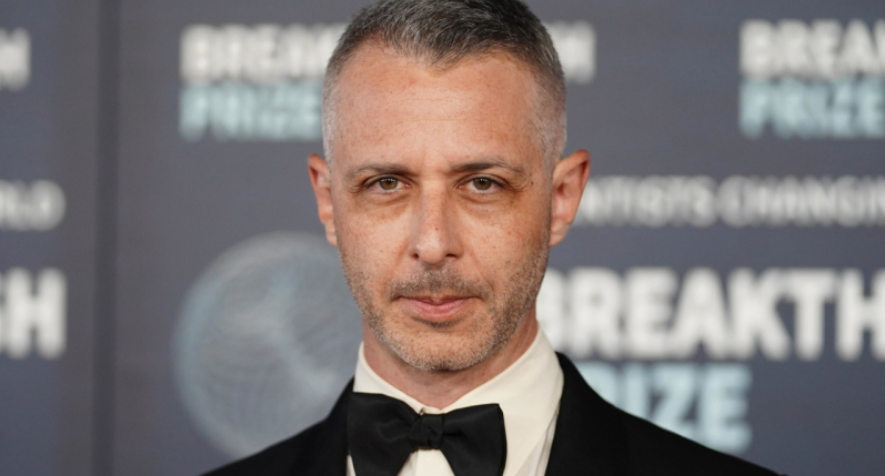 Colpaccio di Netflix – Jeremy Strong sarà il protagonista della nuova Serie Tv dell’autore di The Crown: un progetto ambiziosissimo