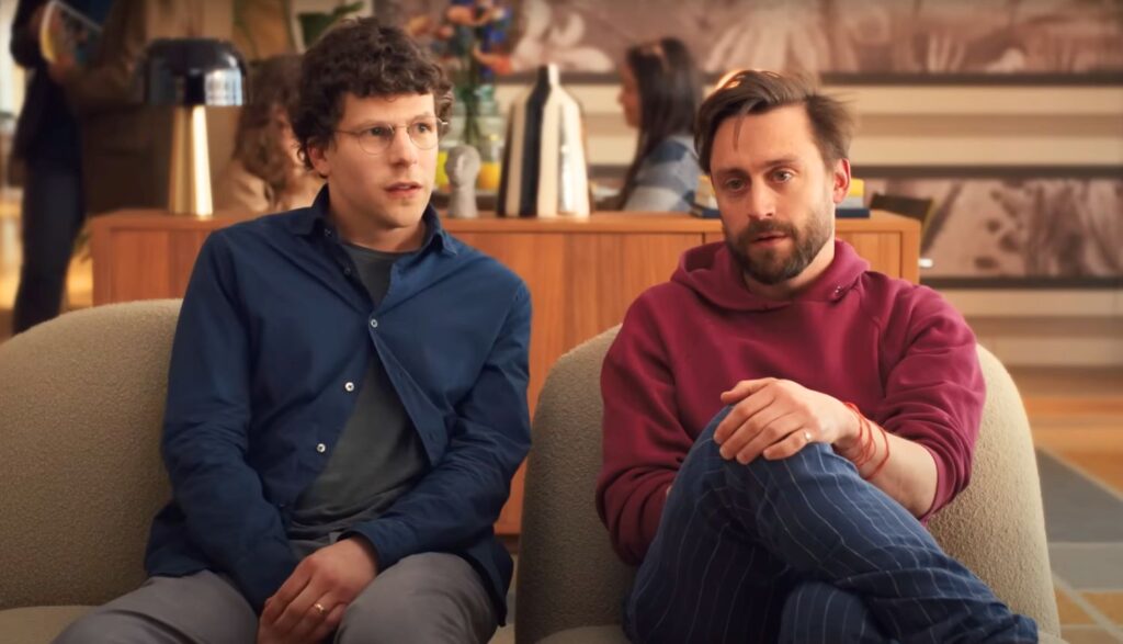 David (Jesse Eisenberg) e Benji (Kieran Culkin) durante una delle prime scene del film