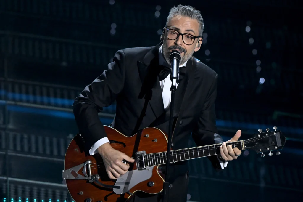 Brunori Sas alla finale di Sanremo 2025 - Credits: Rai uno