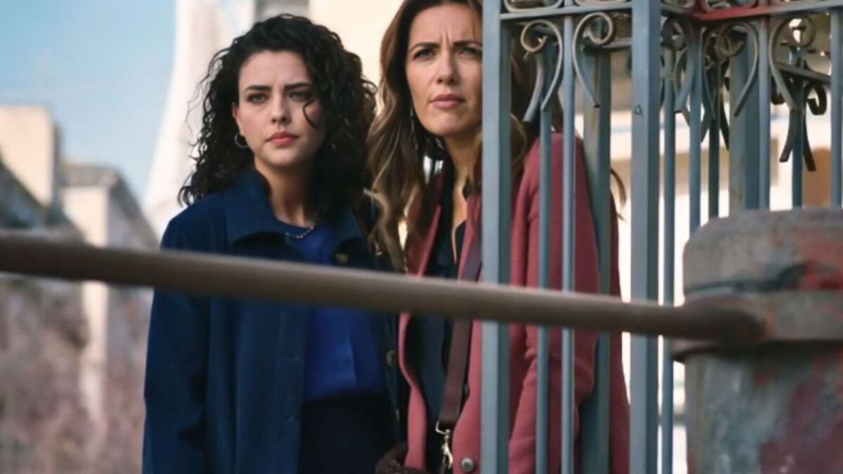 Fiore e Mina in una scena di Mina Settembre 3