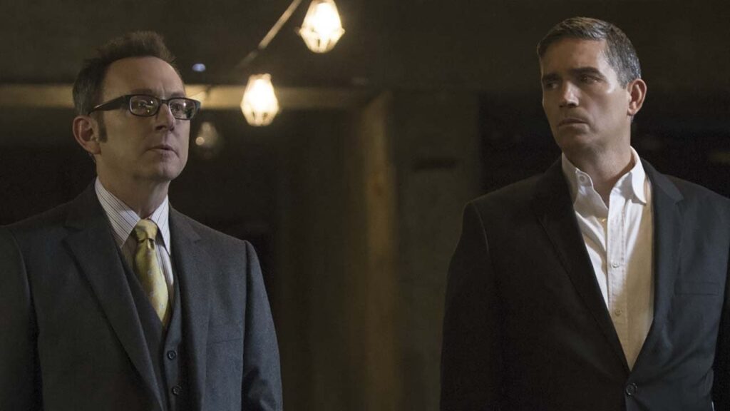 Michael Emerson e Jim Caviezel in una scena di Person of Interest