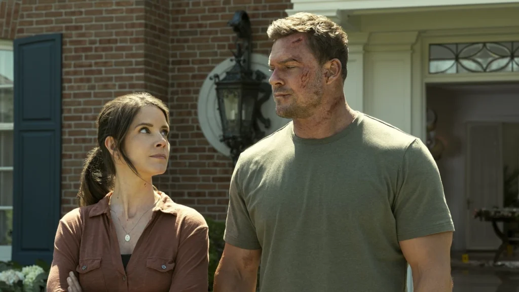 Sonya Cassidy e Alan Ritchson in una scena di Reacher 3, tra le Serie Tv da vedere su Amazon Prime Video