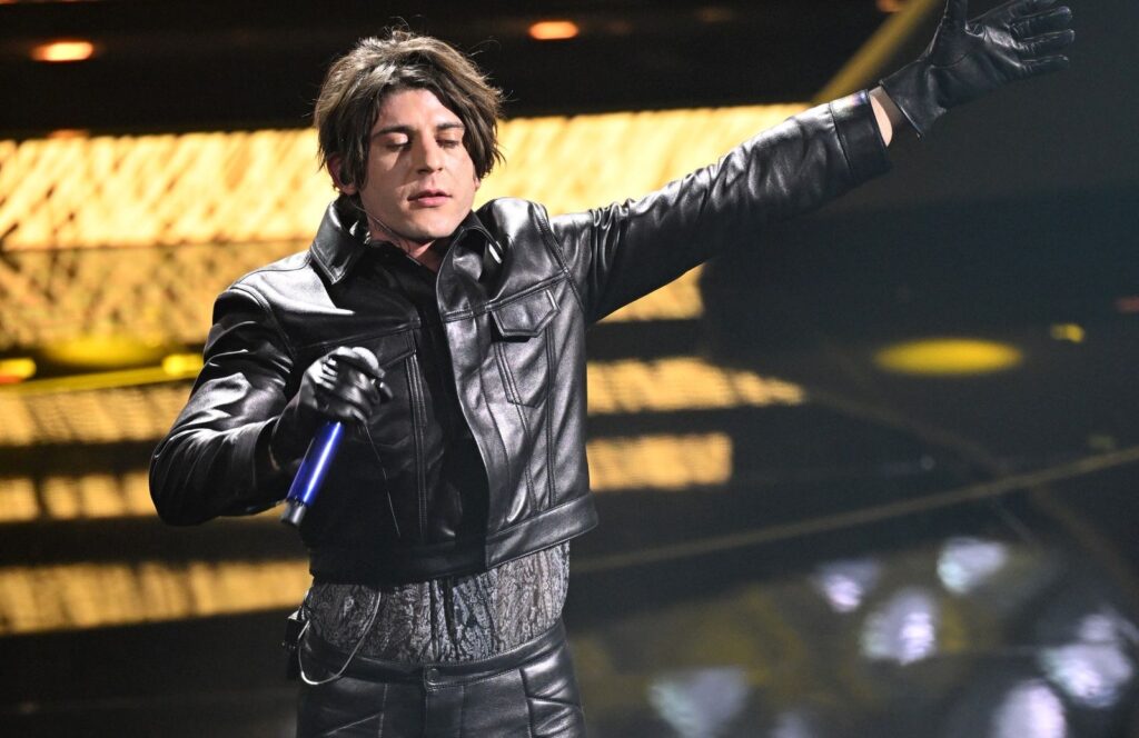 Rkomi a Sanremo 2022 con Insuperabile 